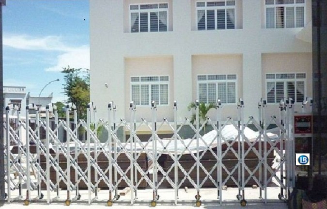 Cổng điện điều khiển từ xa